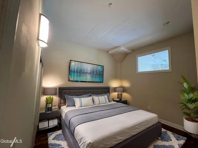 $1,600 | 733 Broadway, Unit 102, Albany, NY 12207