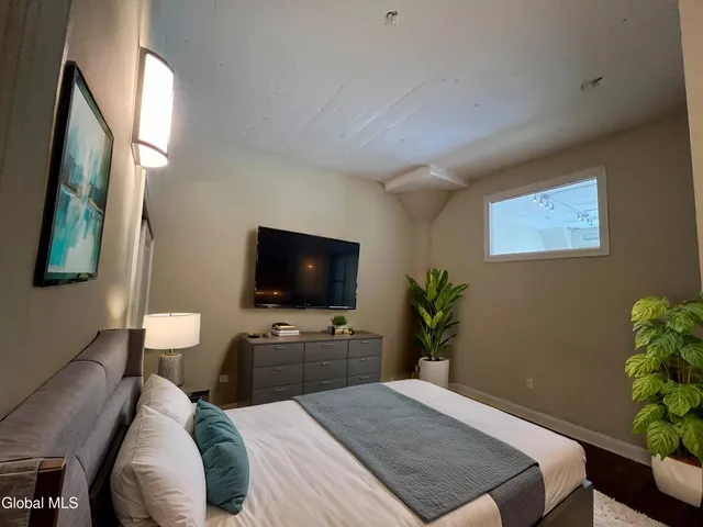 $1,600 | 733 Broadway, Unit 102, Albany, NY 12207