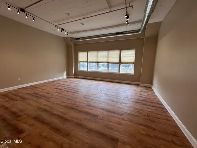 $1,600 | 733 Broadway, Unit 102, Albany, NY 12207