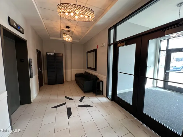 $1,600 | 733 Broadway, Unit 102, Albany, NY 12207