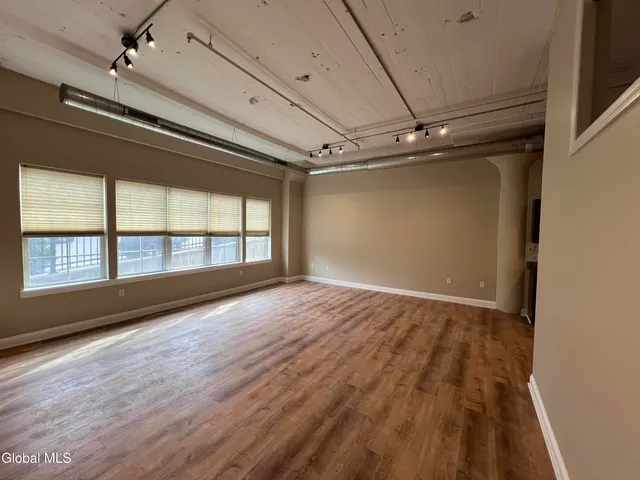 $1,600 | 733 Broadway, Unit 102, Albany, NY 12207