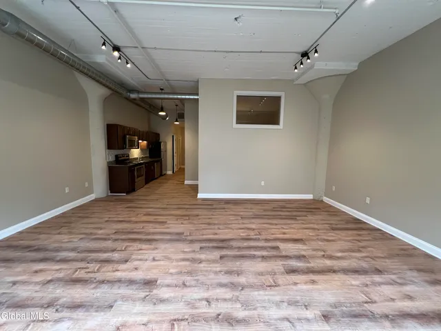 $1,600 | 733 Broadway, Unit 102, Albany, NY 12207