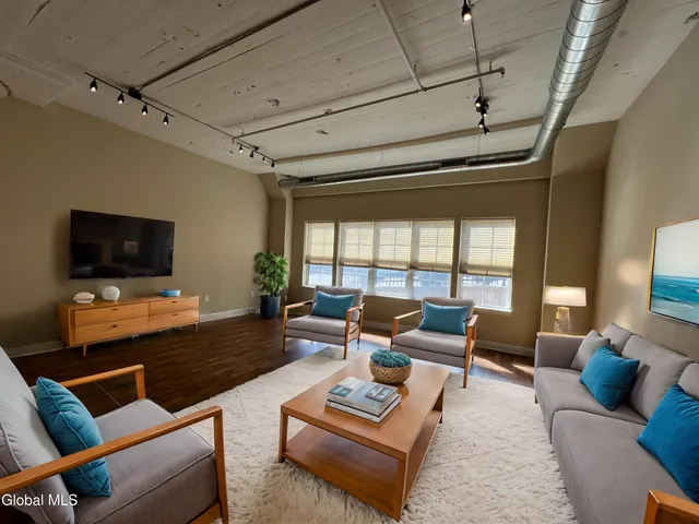 $1,600 | 733 Broadway, Unit 102, Albany, NY 12207