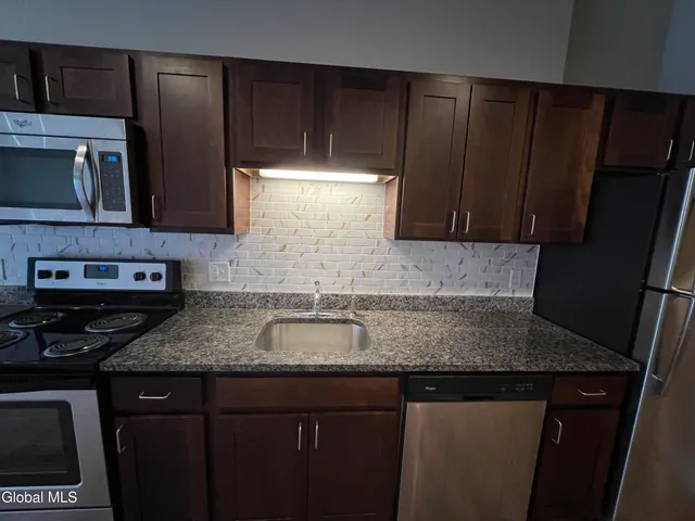 $1,600 | 733 Broadway, Unit 102, Albany, NY 12207