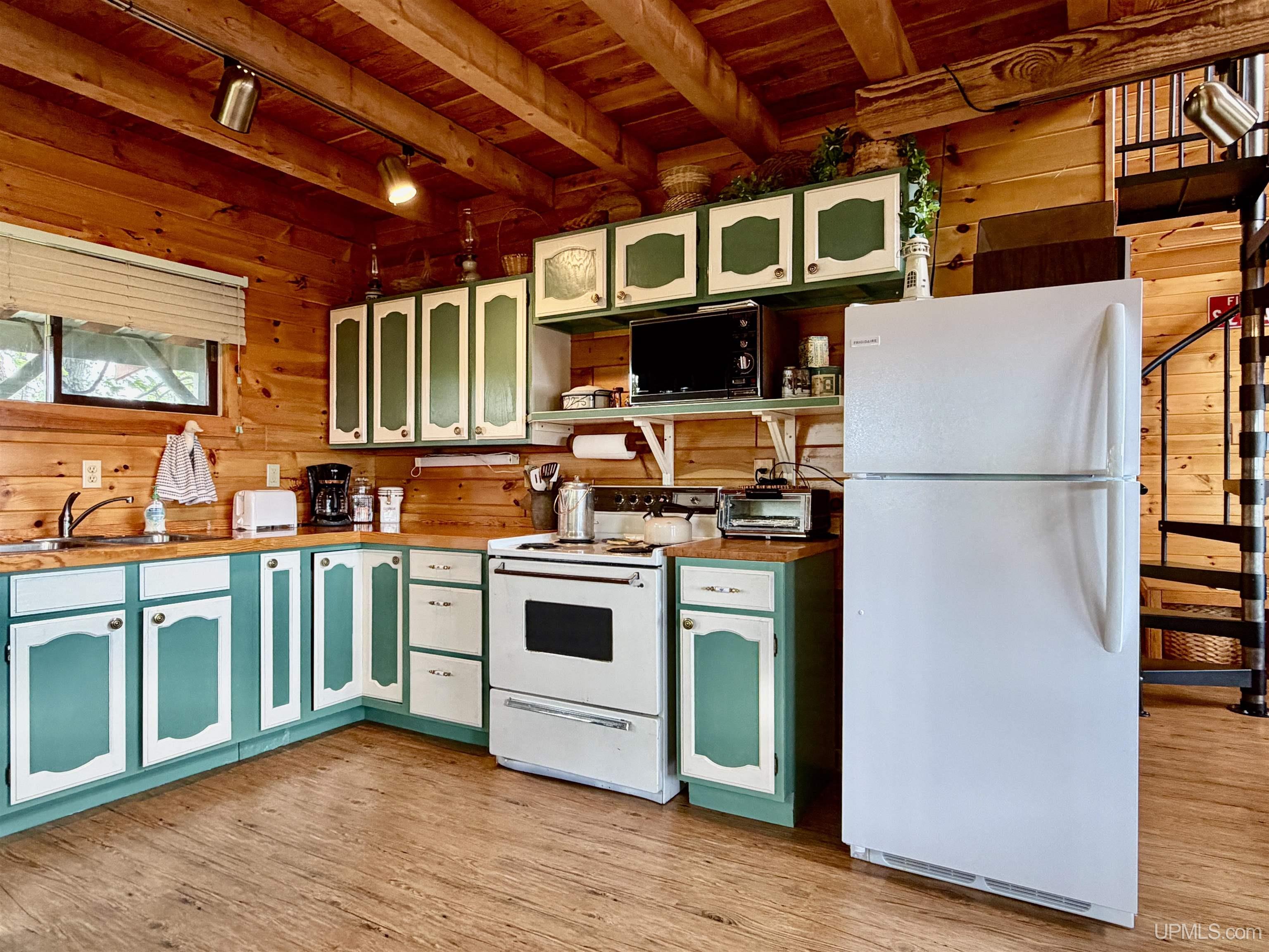 53860 Kuivanen Road Lake Linden, MI 49945 - Photo 8 of 33