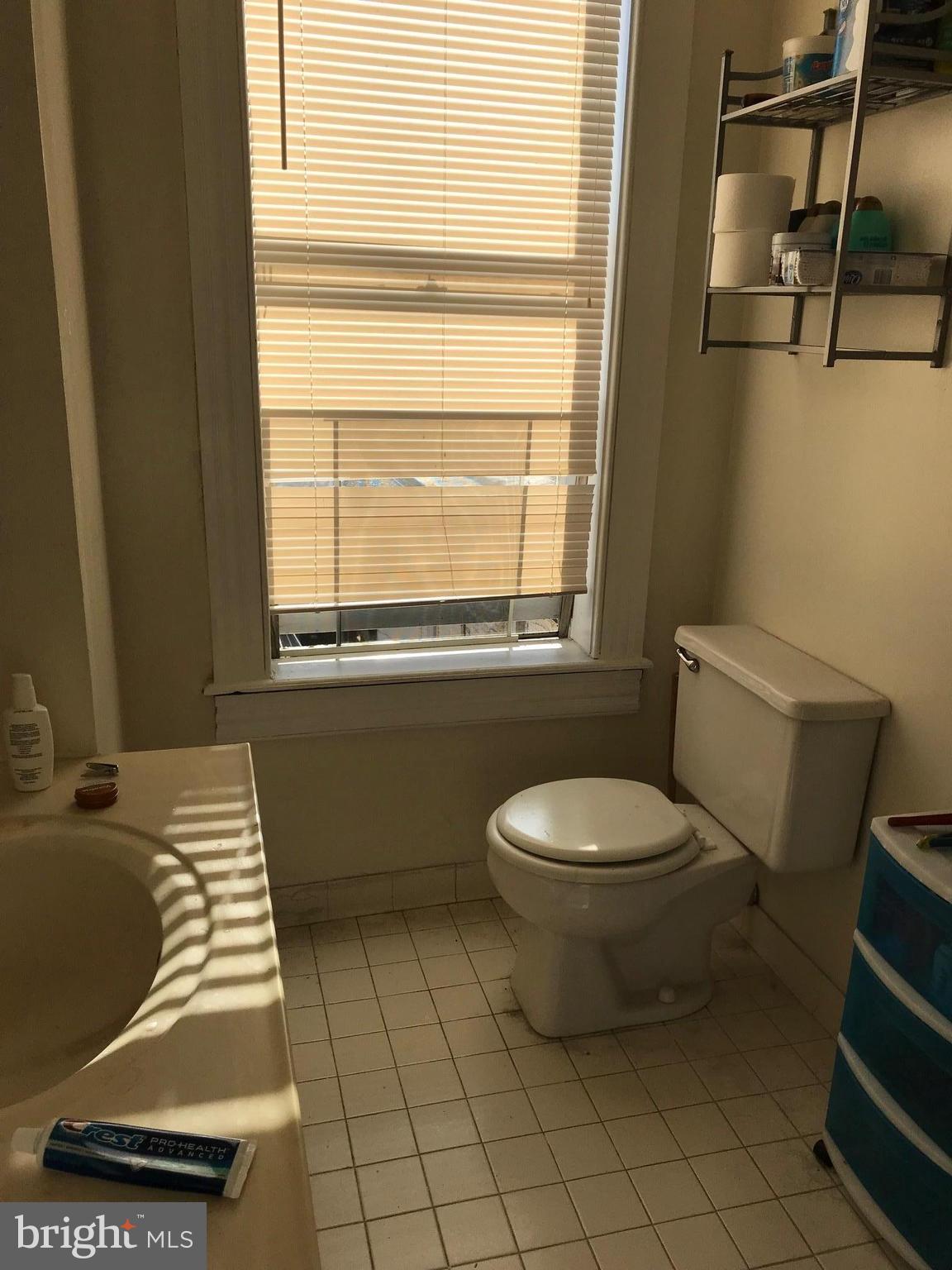 617 South Paca Street Baltimore, MD 21230 - Photo 14 of 25 Upper Level - Bath