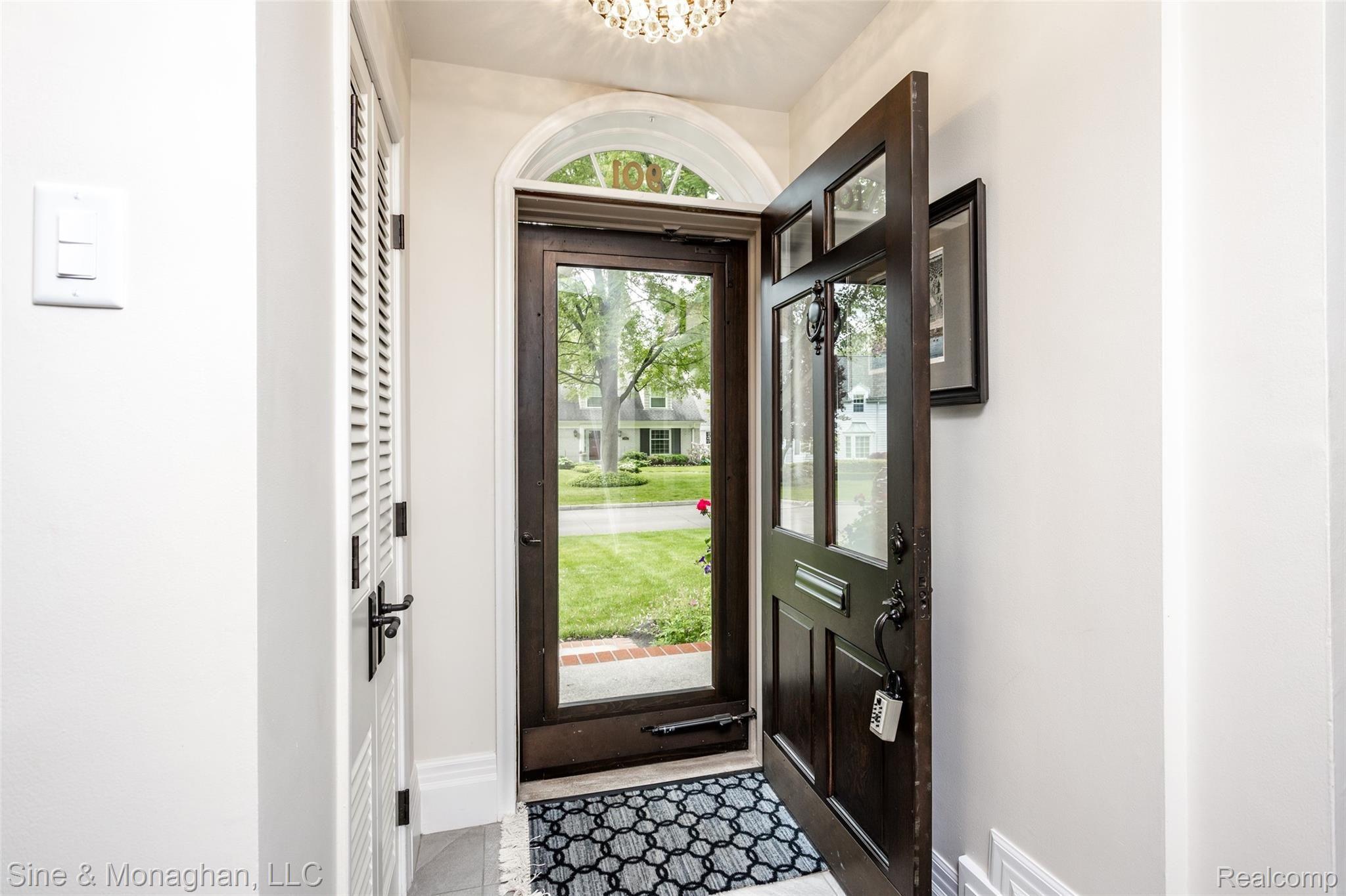 901 South Oxford Road Grosse Pointe, MI 48236 - Photo 19 of 72 901 S Oxford L052.jpg