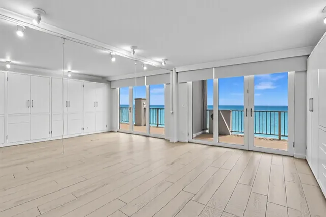 $2,800,000 | 3000 South Ocean Boulevard, Unit 1504, Boca Raton, FL 33432