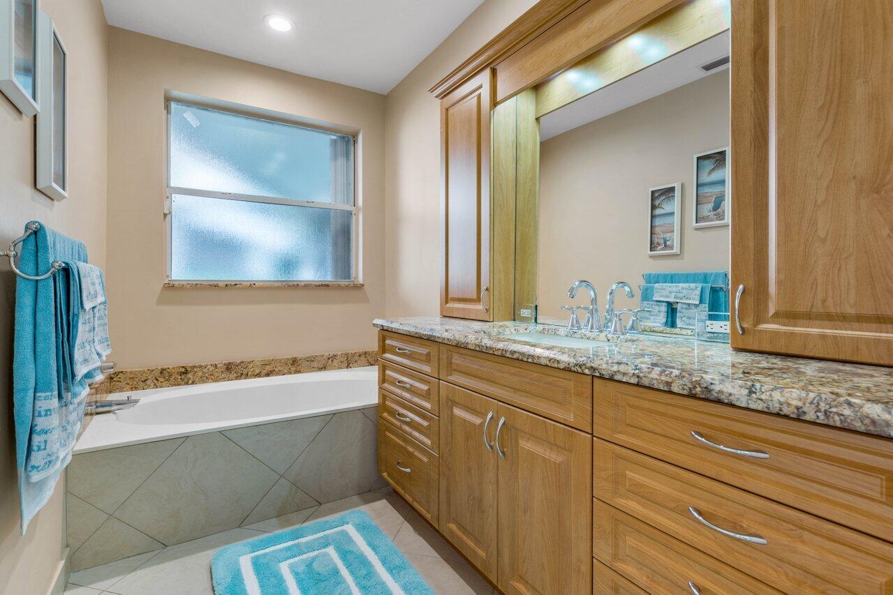 20970 Vía Azalea, Unit 1 Boca Raton, FL 33428 - Photo 15 of 60 015-20970VaAzalea-Apt1-BocaRaton-FL-3342