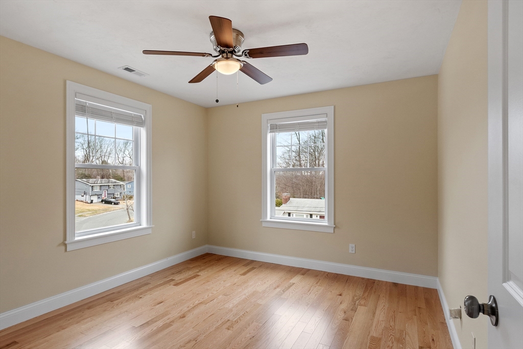 23 Leslie Road Worcester, MA 01605 - Photo 27 of 37 Gallery Image 27