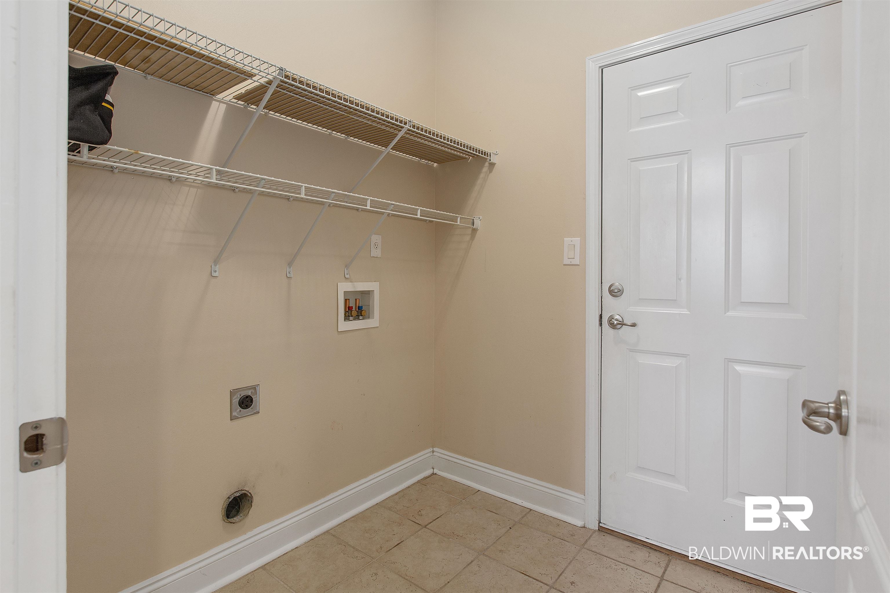 9550 Autauga Bend Daphne, AL 36526 - Photo 22 of 28 LAUNDRY ROOM