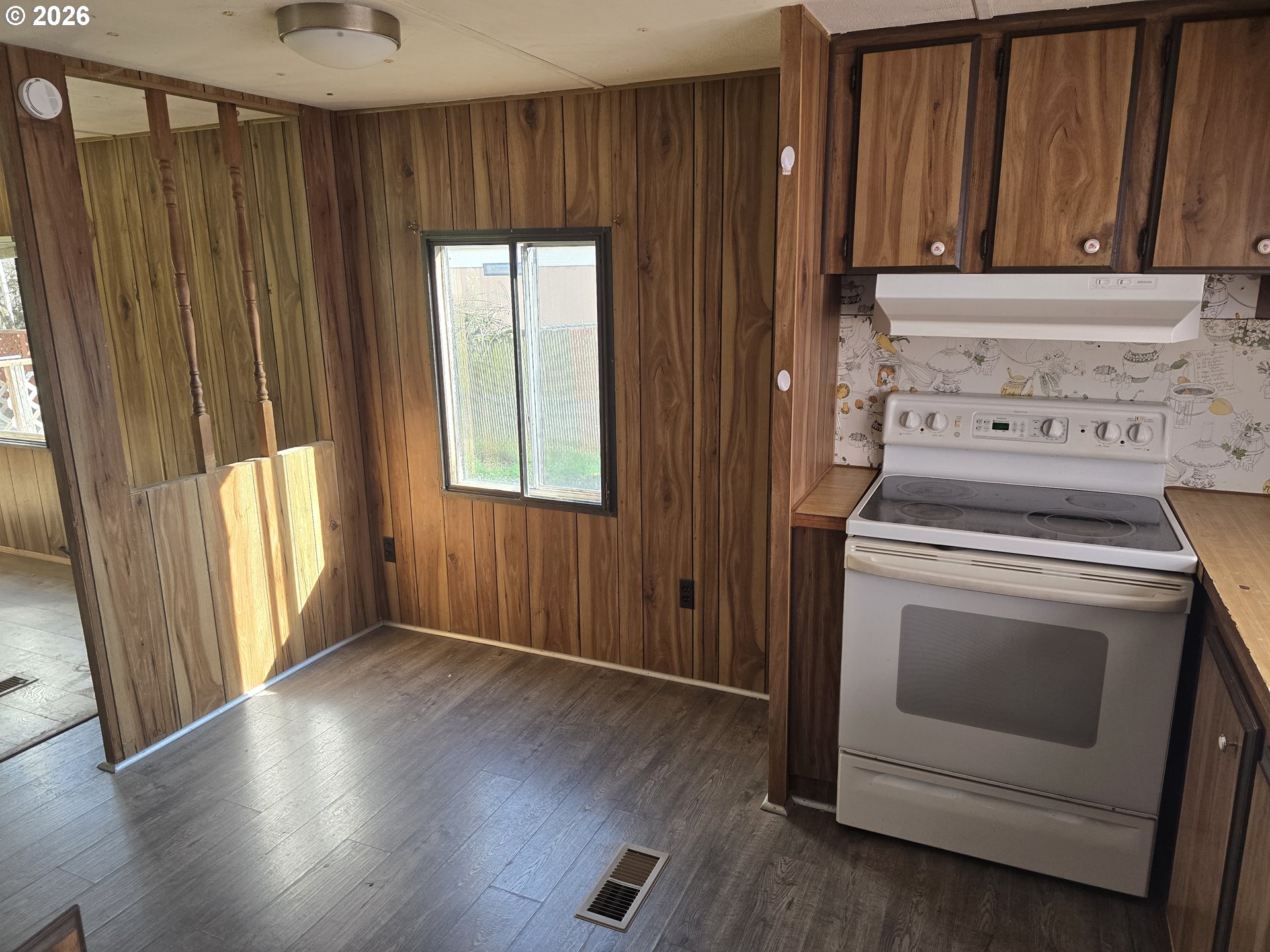 101 Northeast Darrell Avenue Winston, OR 97496 - Photo 9 of 15
