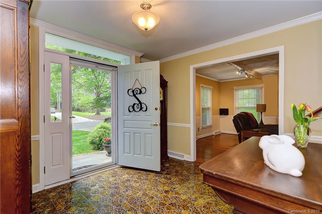 4118 Chevington Road Charlotte, NC 28226 - Photo 5 of 48 Gallery Image 5