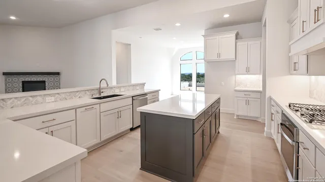 $851,900 | 31156 Clover Pass, Bulverde, TX 78163