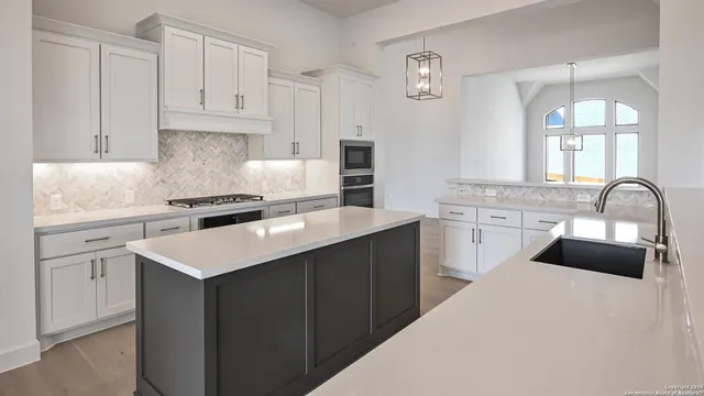 $851,900 | 31156 Clover Pass, Bulverde, TX 78163