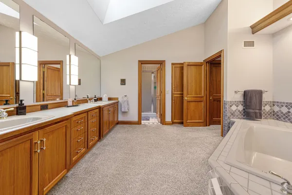 $599,900 | 24 Green Haven Bay, Faribault, MN 55021