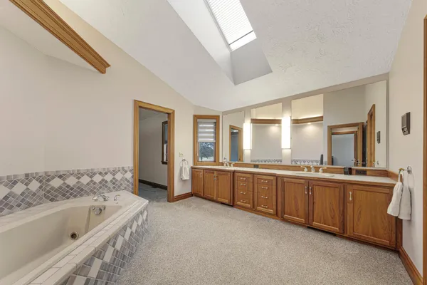 $599,900 | 24 Green Haven Bay, Faribault, MN 55021