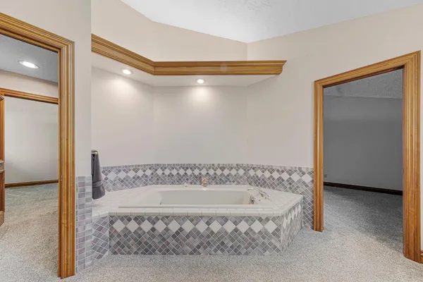 $599,900 | 24 Green Haven Bay, Faribault, MN 55021