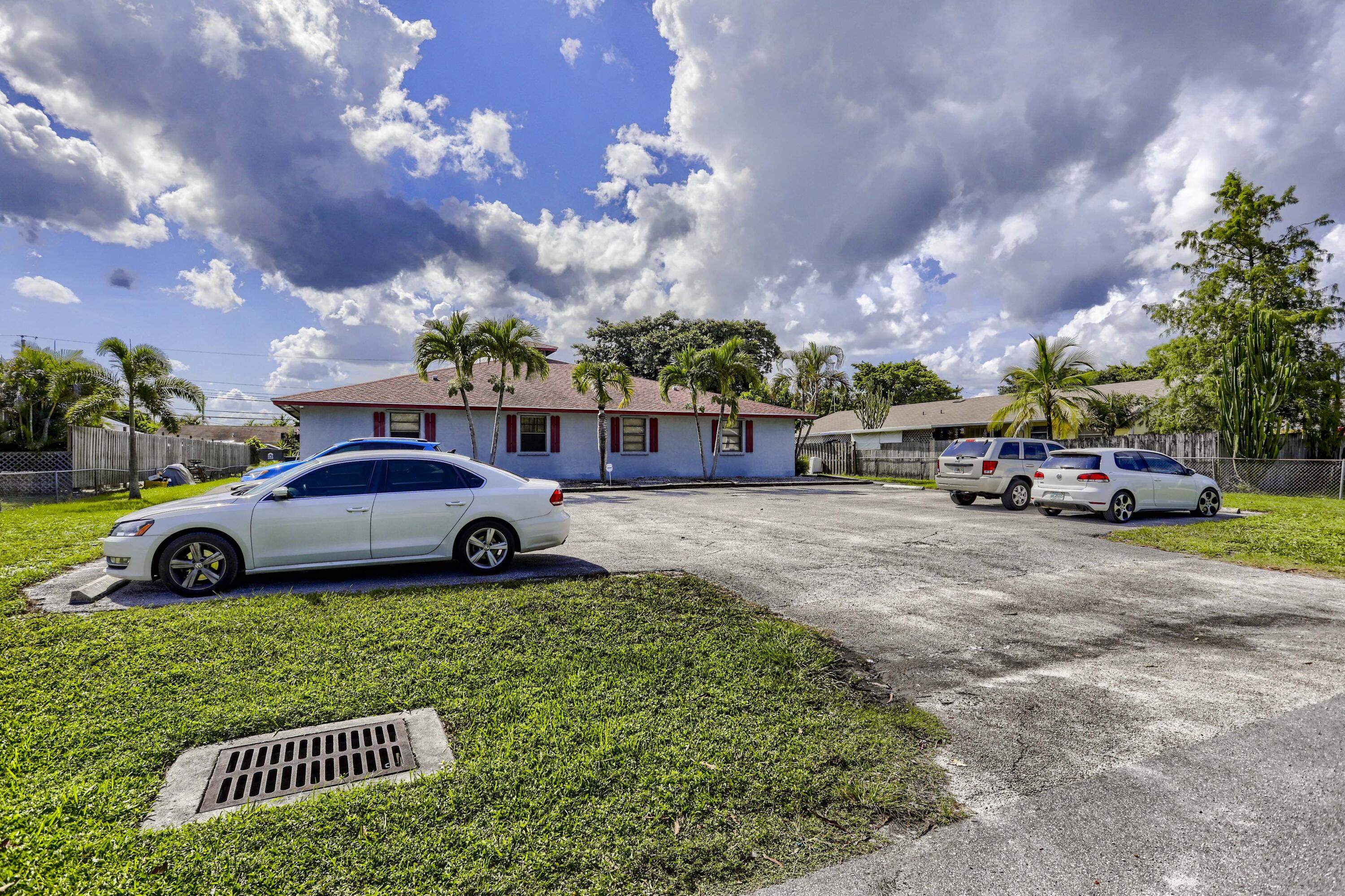 1419 Sunset Road West Palm Beach, FL 33406 - Photo 3 of 41 03__20a6310-hdr(6)_interior 2