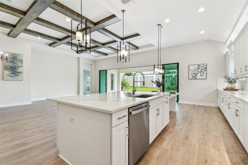 11146 Rustic Timber Loop San Antonio, FL 33576 - Photo 6 of 99 Gallery Image 6