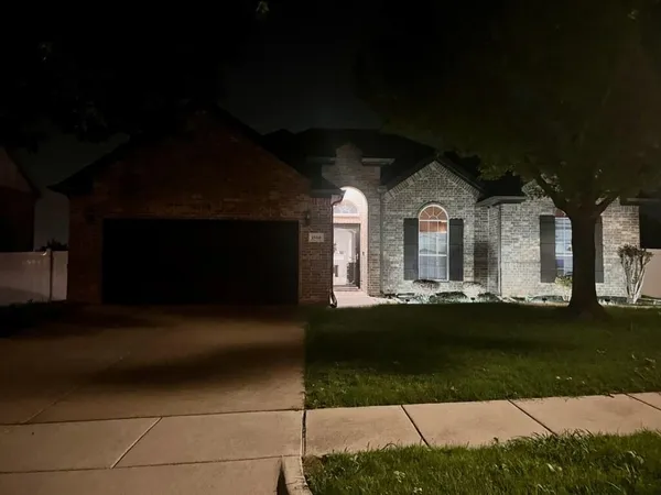 $290,000 | 1500 Park Crest Drive, Crowley, TX 76036