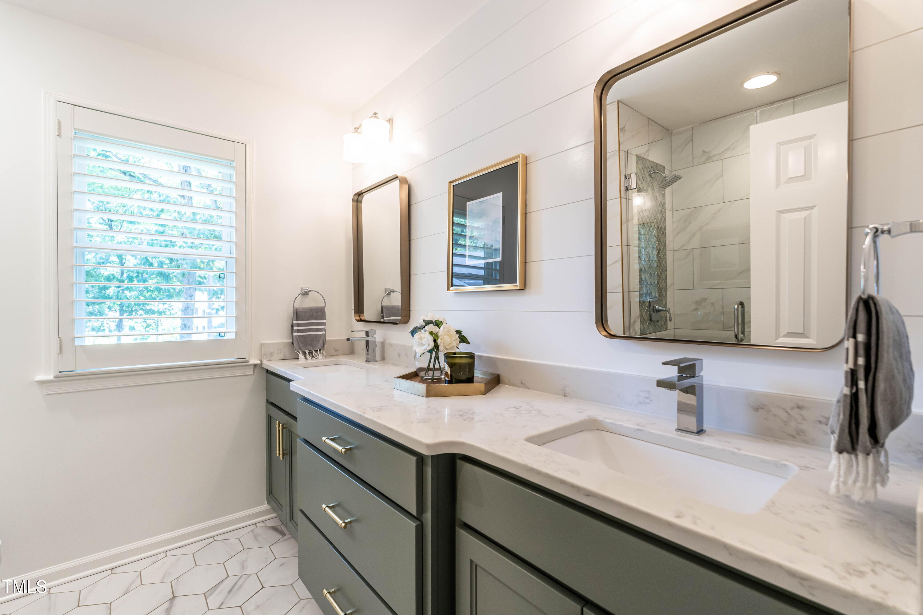 813 Faulkner Place Raleigh, NC 27609 - Photo 19 of 42 Primary Bathroom