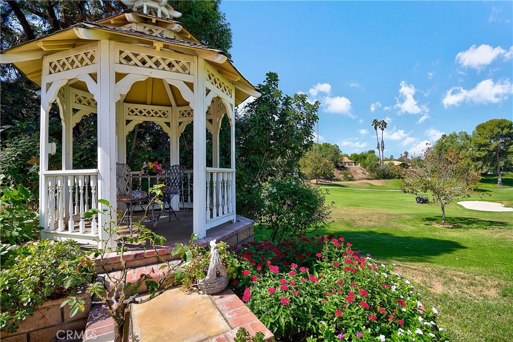 1230 Vía Vallarta Riverside, CA 92506 - Photo 44 of 63 Gallery Image 44