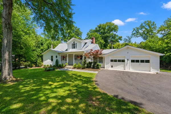 $1,249,000 | 2627 Five Oaks Road, Vienna, VA 22181