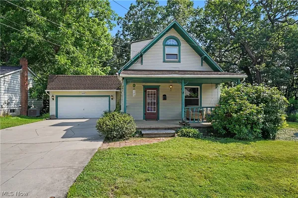 $134,900 | 1026 Francis Avenue, Cuyahoga Falls, OH 44221