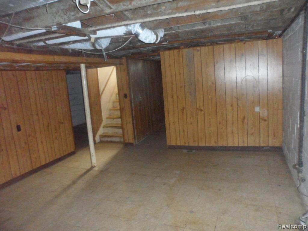 8304 Standard Street Center Line, MI 48015 - Photo 9 of 19 SAM_5650.jpg