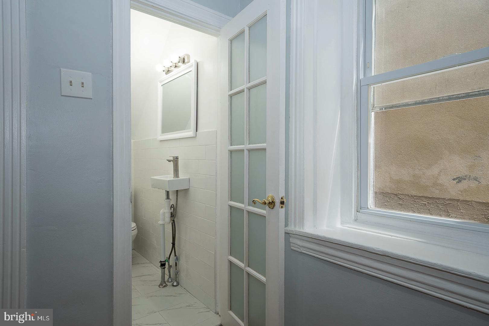 201 Dupont Street Philadelphia, PA 19127 - Photo 9 of 60 First Floor powder room