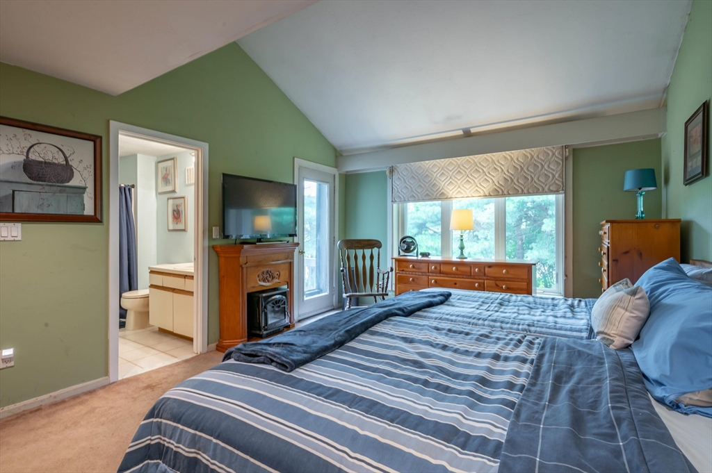 5 Tsienneto Road, Unit 4 Derry, NH 03038 - Photo 13 of 27 Gallery Image 13