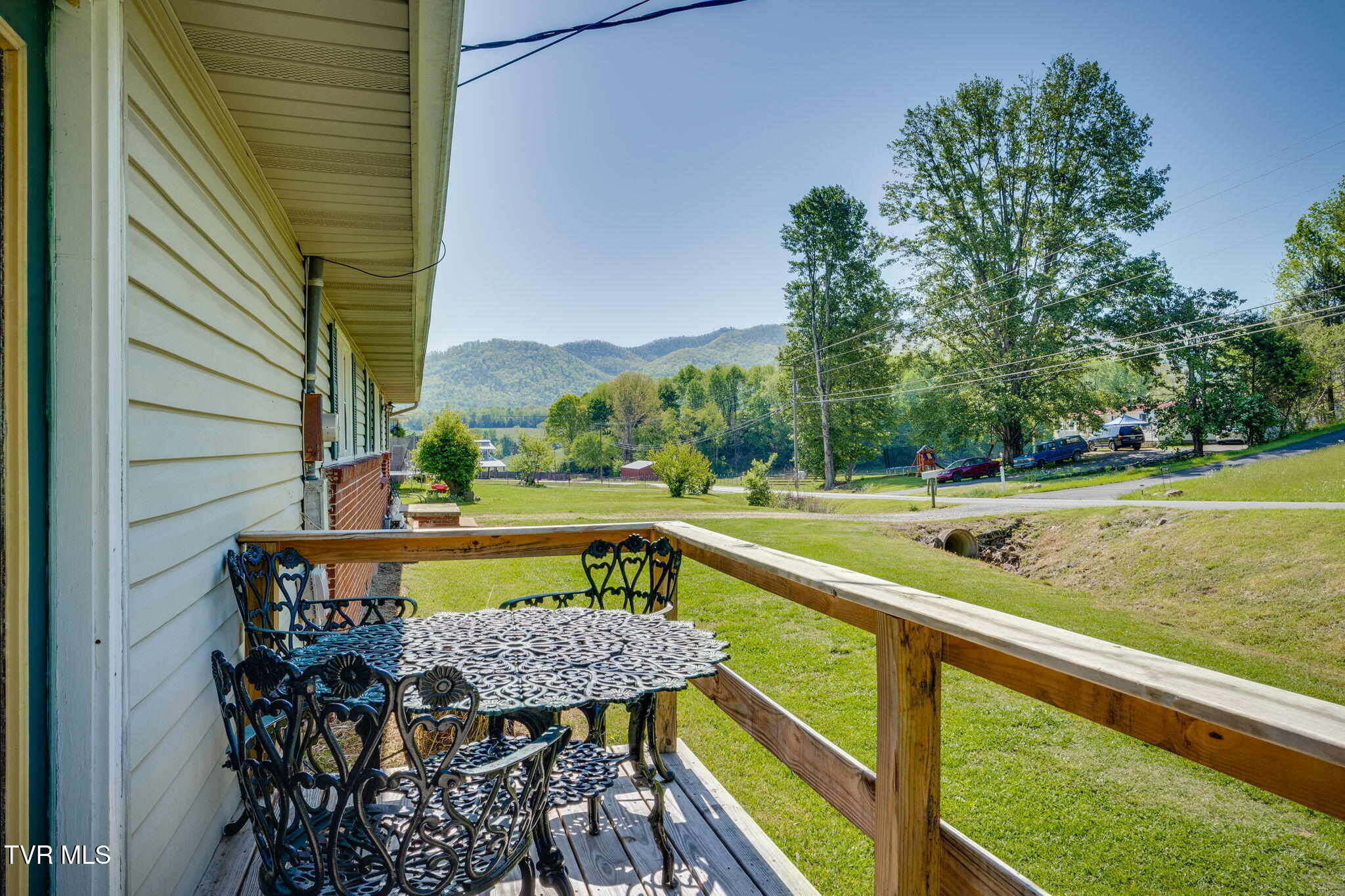2251 Siam Road Elizabethton, TN 37643 - Photo 28 of 36 030
