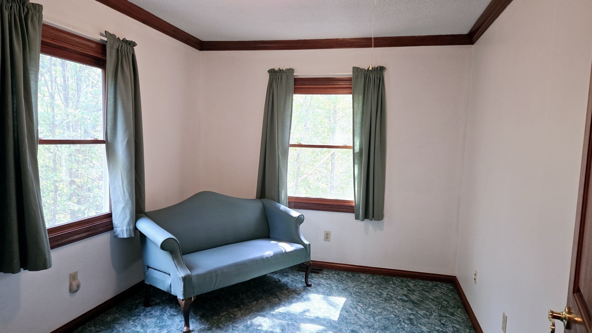 95 Ratteree Road Buchanan, TN 38222 - Photo 18 of 33 a living room with furniture and a window