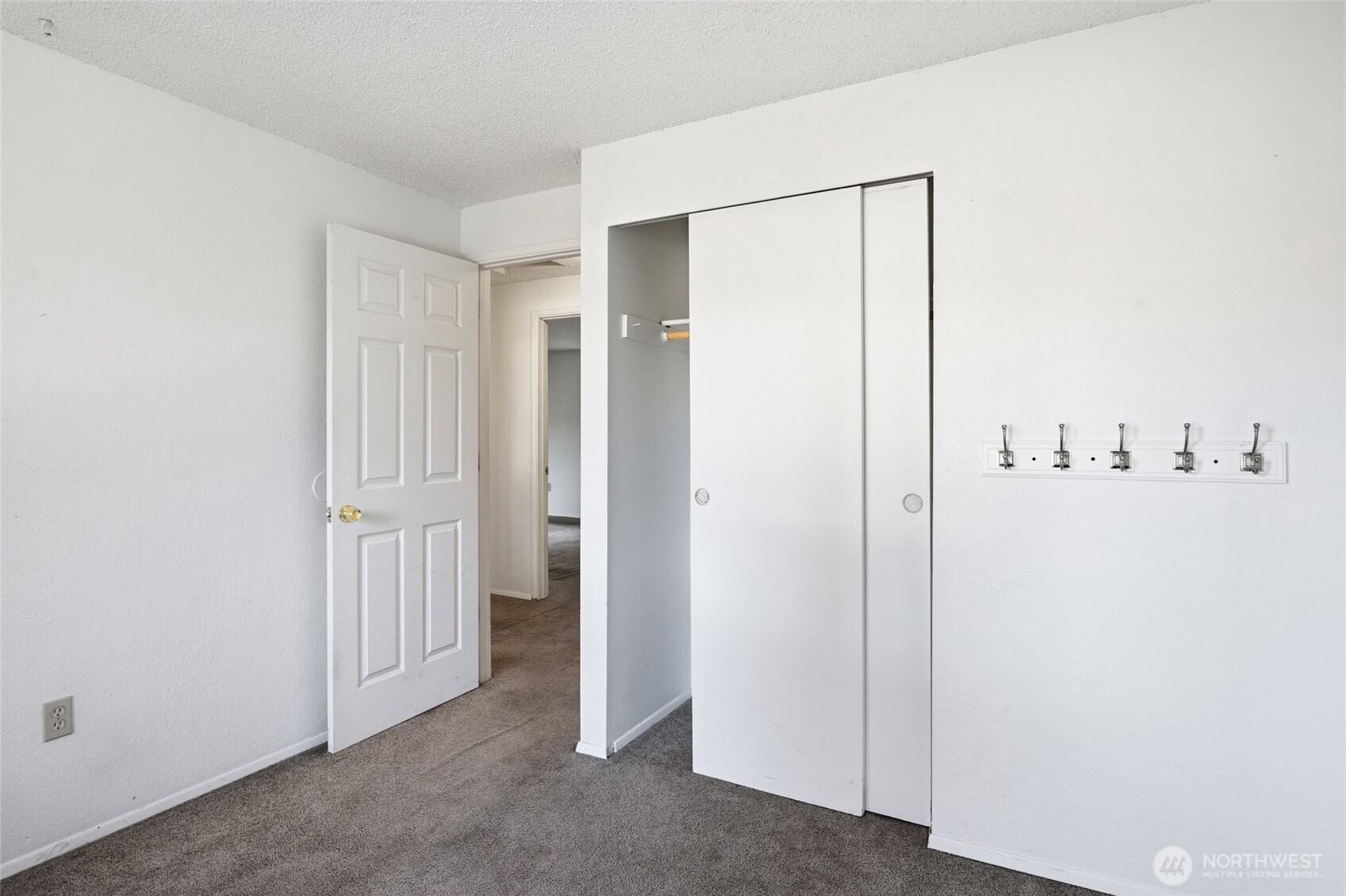 3713 Southwest 338th Place Federal Way, WA 98023 - Photo 14 of 37