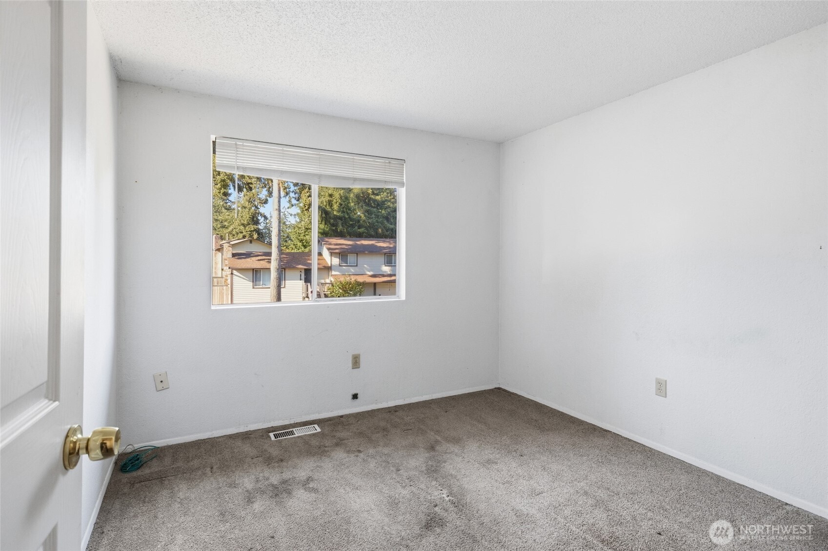 3713 Southwest 338th Place Federal Way, WA 98023 - Photo 16 of 37
