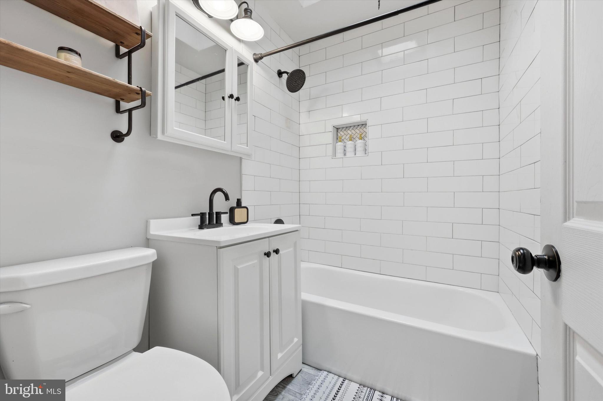 110 Academy Lane Upper Darby, PA 19082 - Photo 15 of 25 2nd Floor Updated Full Bath