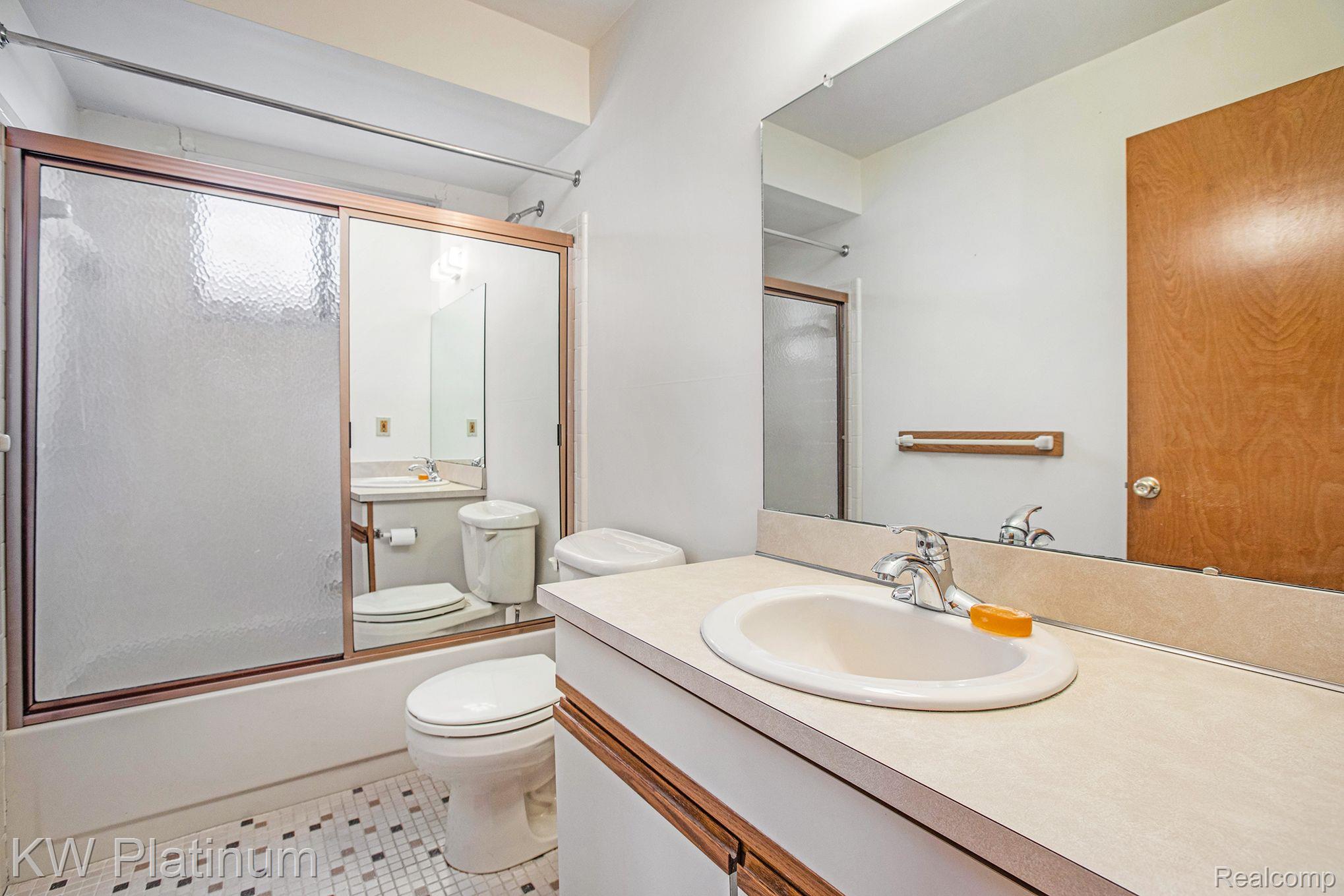 5229 Peekskill Drive Sterling Heights, MI 48310 - Photo 17 of 24 Gallery Image 17