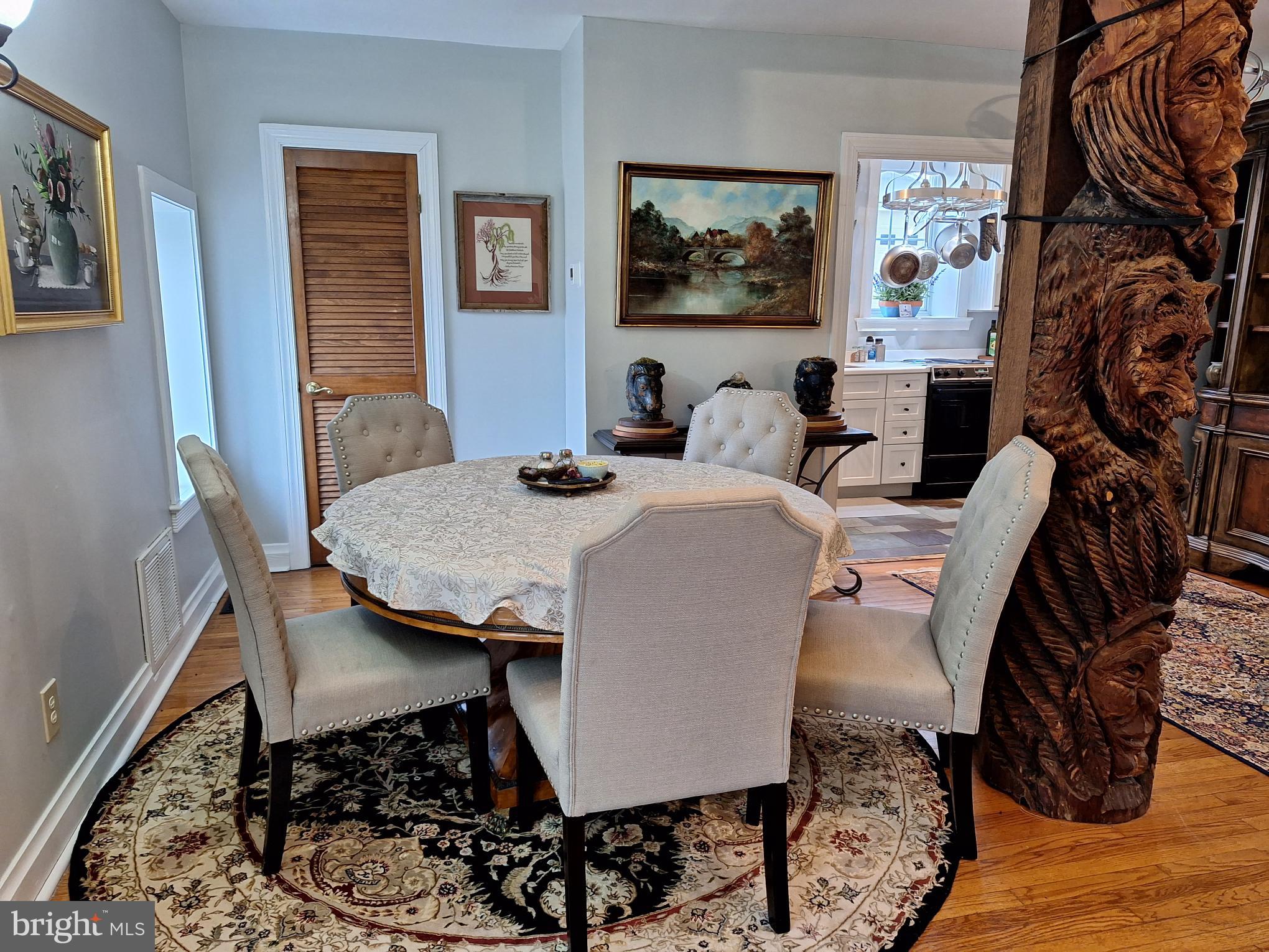2254 Winchester Road Delaplane, VA 20144 - Photo 10 of 50 a living room with furniture and a flat screen tv
