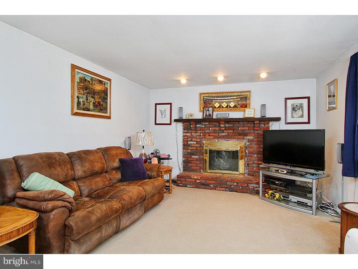 18 New Road Tabernacle, NJ 08088 - Photo 7 of 14 Living Room