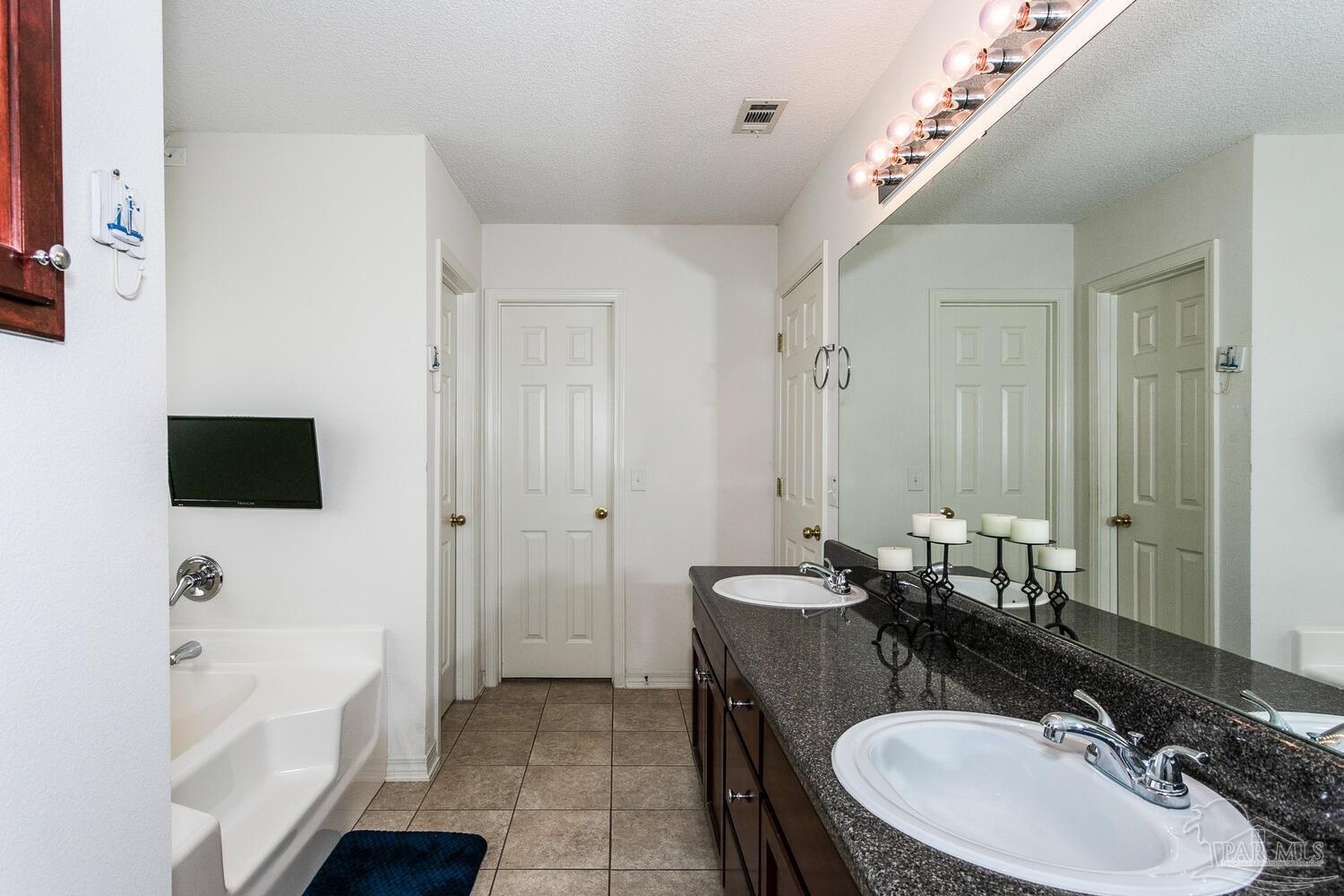 7136 Fitzpatrick Road Pensacola, FL 32526 - Photo 16 of 30 Gallery Image 16