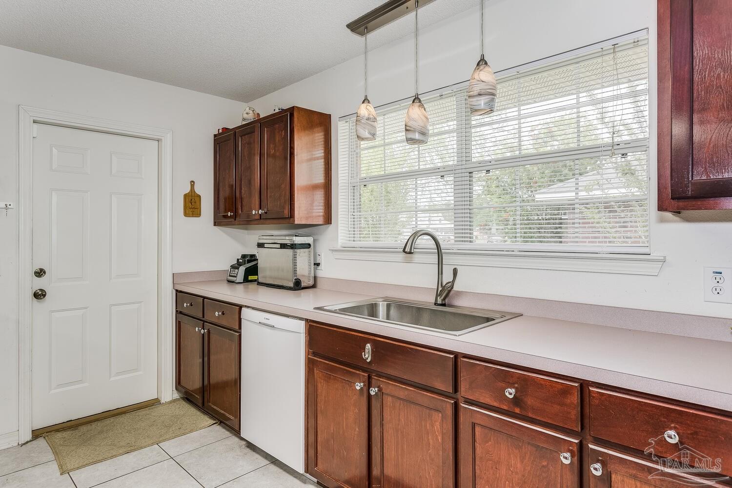 7136 Fitzpatrick Road Pensacola, FL 32526 - Photo 10 of 30 Gallery Image 10