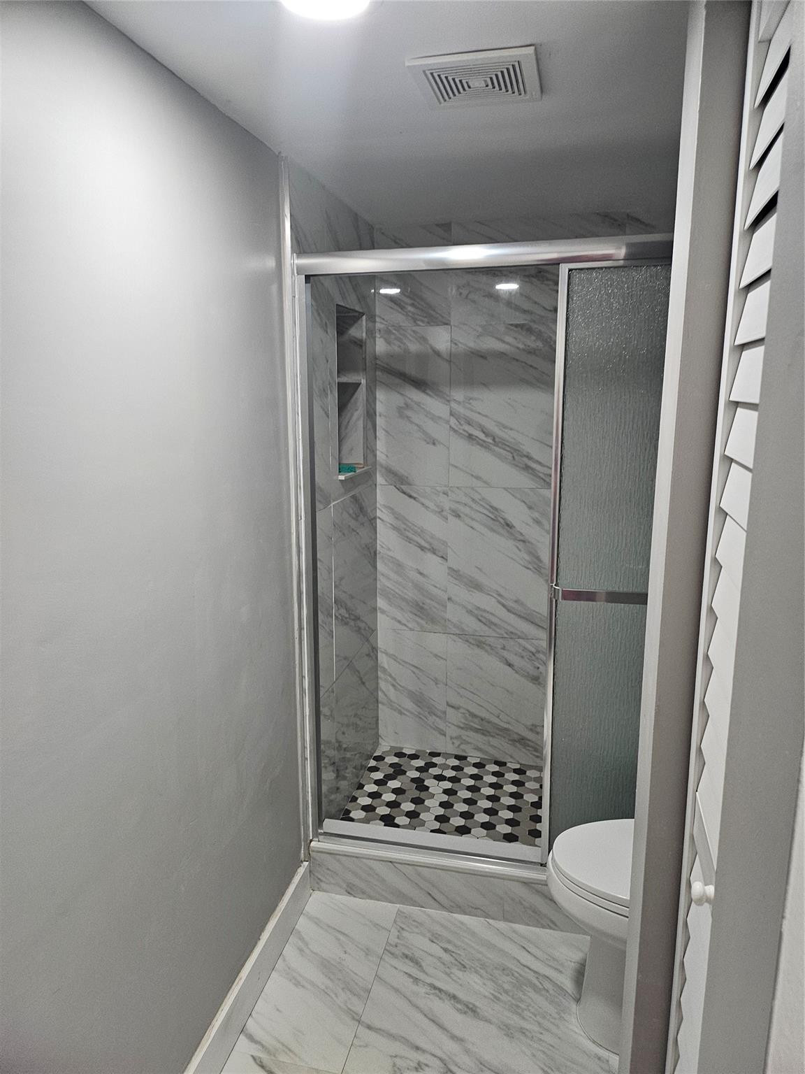 912 Springdale Circle, Unit 912 Palm Springs, FL 33461 - Photo 11 of 21 Photo 11