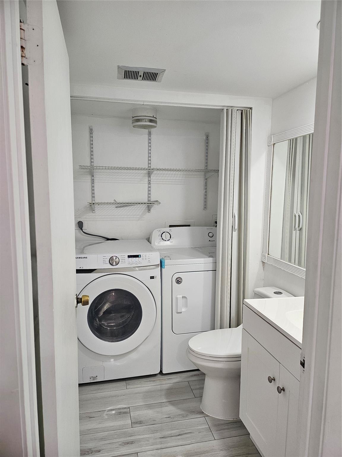 912 Springdale Circle, Unit 912 Palm Springs, FL 33461 - Photo 13 of 21 Photo 13