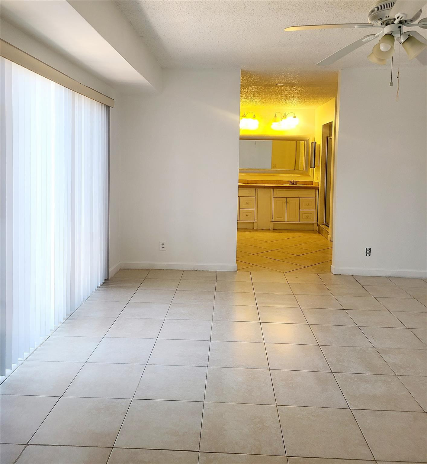 912 Springdale Circle, Unit 912 Palm Springs, FL 33461 - Photo 14 of 21 Photo 14