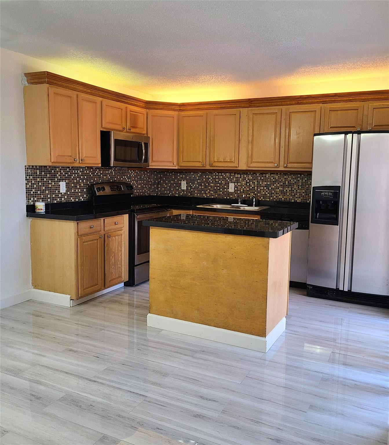 912 Springdale Circle, Unit 912 Palm Springs, FL 33461 - Photo 4 of 21 Photo 4