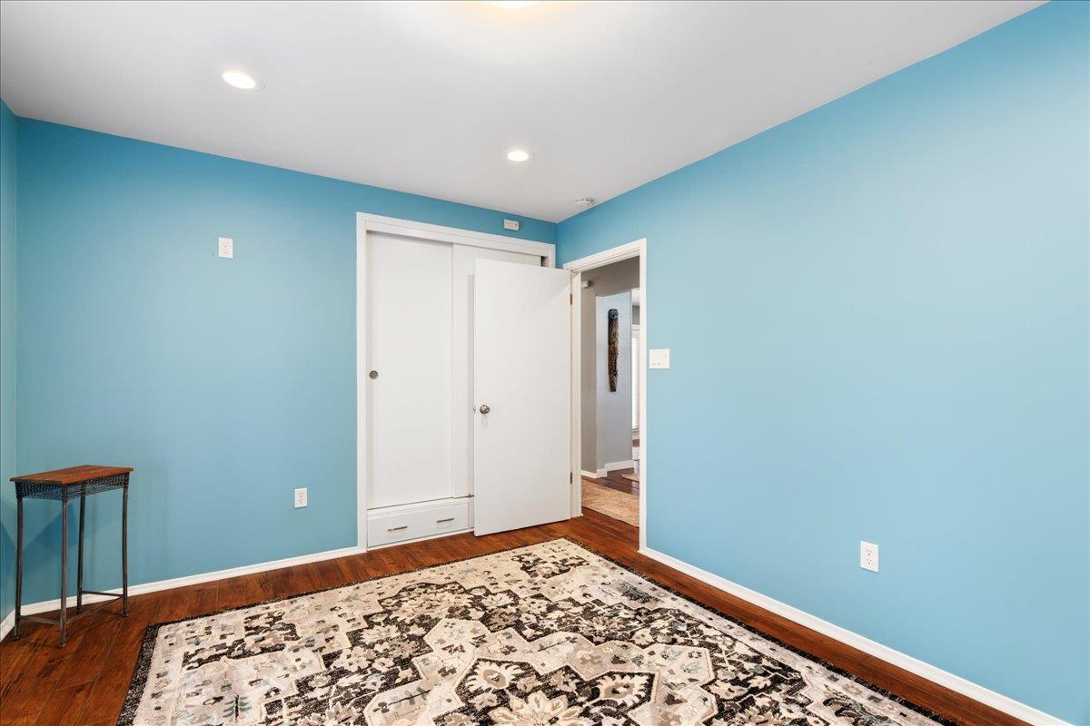 7261 Dry Creek Road Rio Linda, CA 95673 - Photo 24 of 59 a very nice looking room