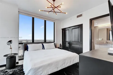 $640,000 | 1600 Northeast 1st Avenue, Unit 3420, Miami, FL 33132