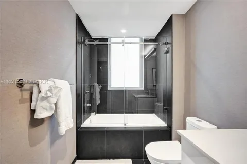 $640,000 | 1600 Northeast 1st Avenue, Unit 3420, Miami, FL 33132