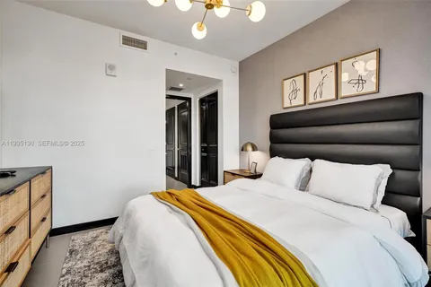 $640,000 | 1600 Northeast 1st Avenue, Unit 3420, Miami, FL 33132